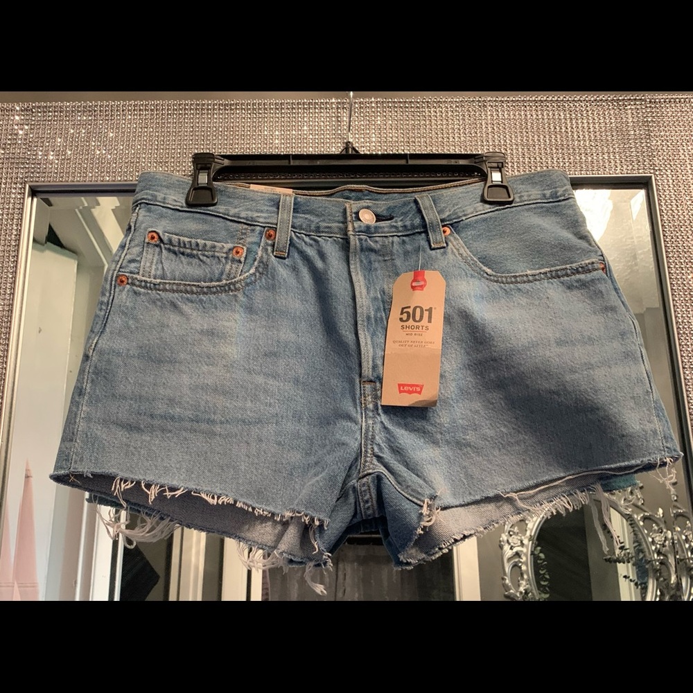 *****SOLD*****Levi’s 501 Denim Shorts, Size 30